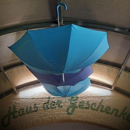 Das Karawankenplatz! Haus Der Geschenke-Carinthia Apartment Velden am Woerthersee Luaran gambar