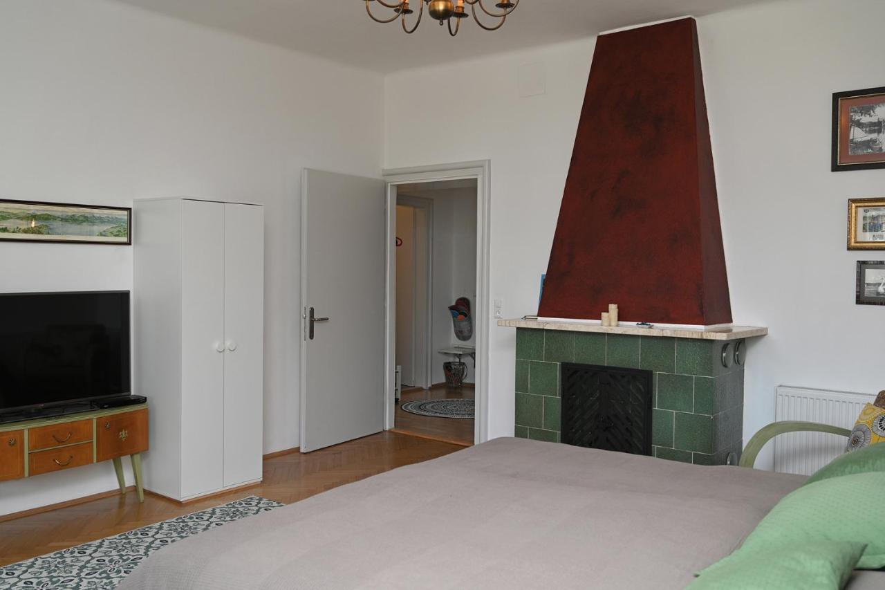 Das Karawankenplatz! Haus Der Geschenke-Carinthia Apartment Velden am Woerthersee Luaran gambar