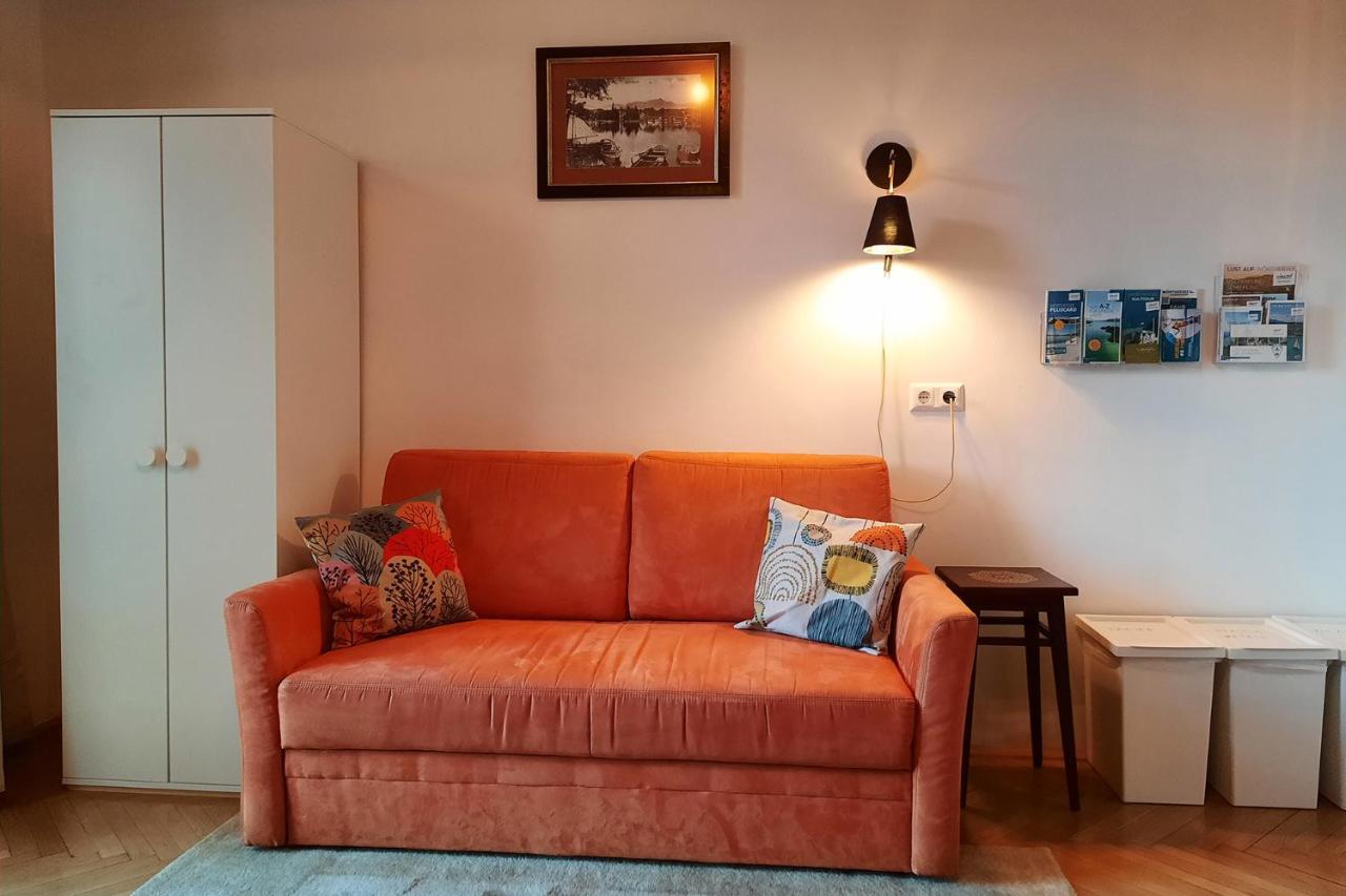 Das Karawankenplatz! Haus Der Geschenke-Carinthia Apartment Velden am Woerthersee Luaran gambar