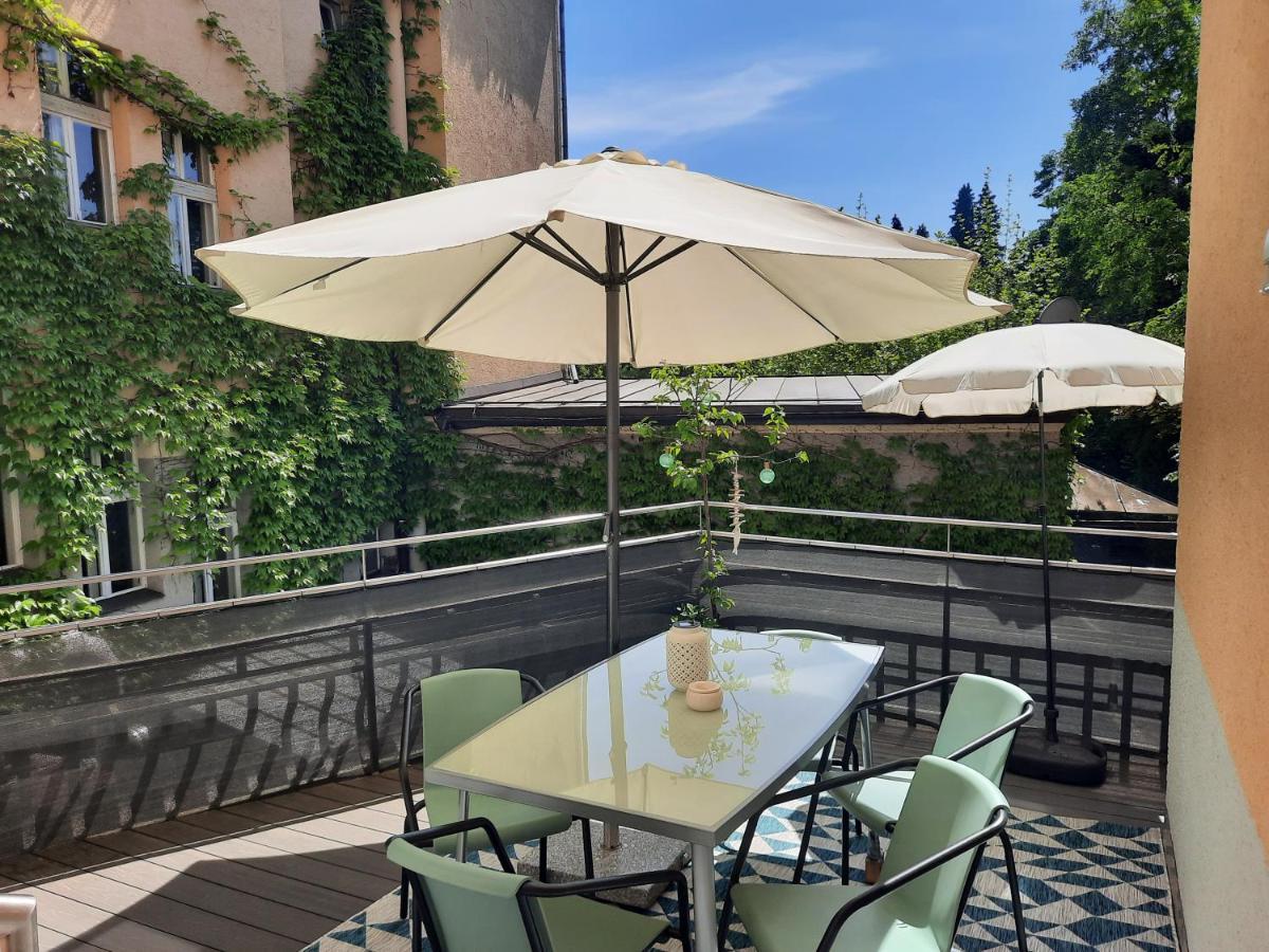 Das Karawankenplatz! Haus Der Geschenke-Carinthia Apartment Velden am Woerthersee Luaran gambar